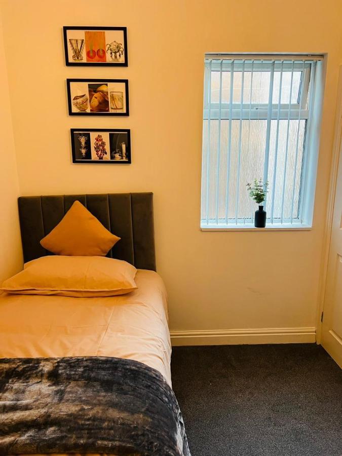 Luxury Double & Single Rooms With En-Suite Private Bathroom In City Centre Stoke On Trent エクステリア 写真